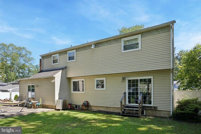 1606 RIVERSEDGE DR, Delanco, NJ 08075