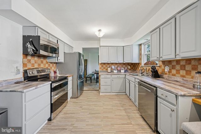 1606 RIVERSEDGE DR, Delanco, NJ 08075