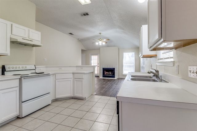 718 Indianpaint Drive, Mesquite, TX 75149