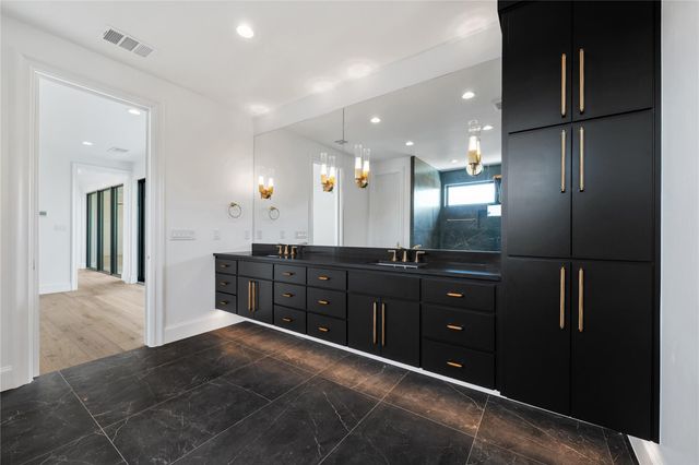 111 Orange Plume, Horseshoe Bay, TX 78657