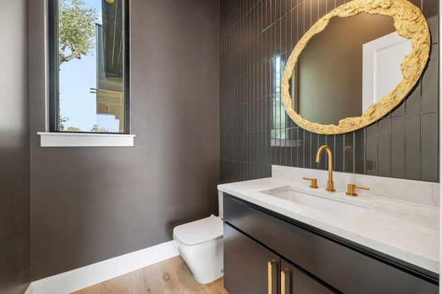 111 Orange Plume, Horseshoe Bay, TX 78657