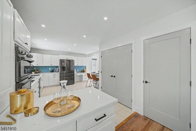 5 THREE RIVERS DRIVE, Jefferson Twp., NJ 07849