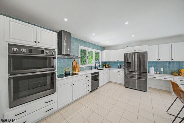 5 THREE RIVERS DRIVE, Jefferson Twp., NJ 07849