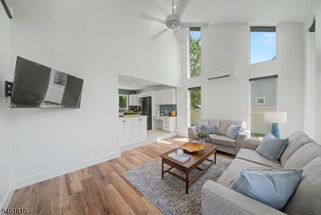 5 THREE RIVERS DRIVE, Jefferson Twp., NJ 07849