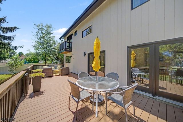 5 THREE RIVERS DRIVE, Jefferson Twp., NJ 07849
