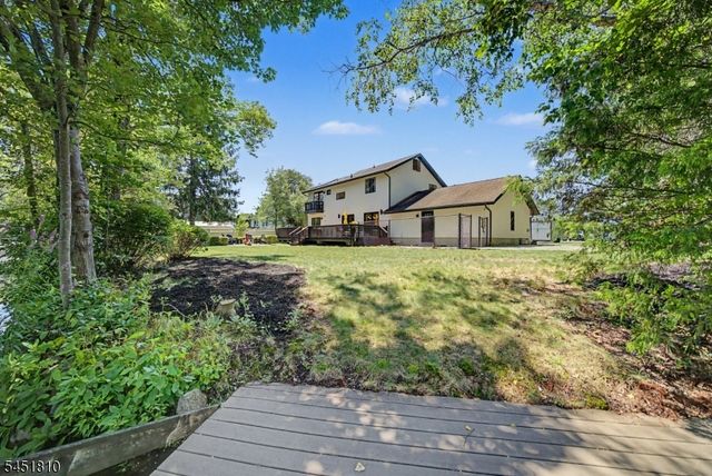 5 THREE RIVERS DRIVE, Jefferson Twp., NJ 07849