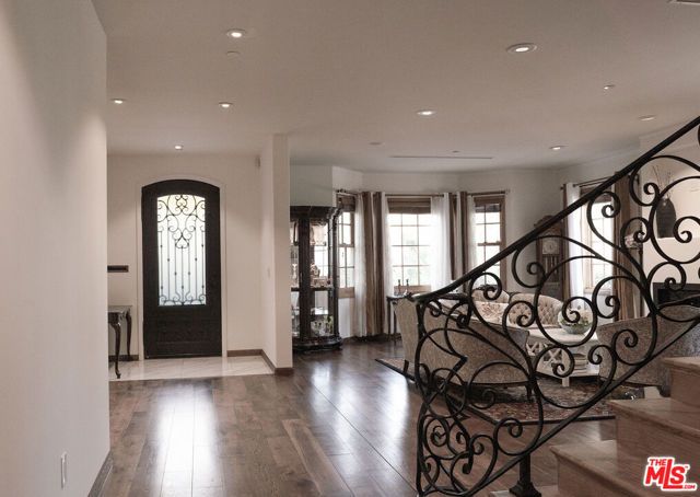 603 N Las Palmas Avenue, Los Angeles, CA 90004