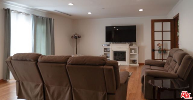 603 N Las Palmas Avenue, Los Angeles, CA 90004
