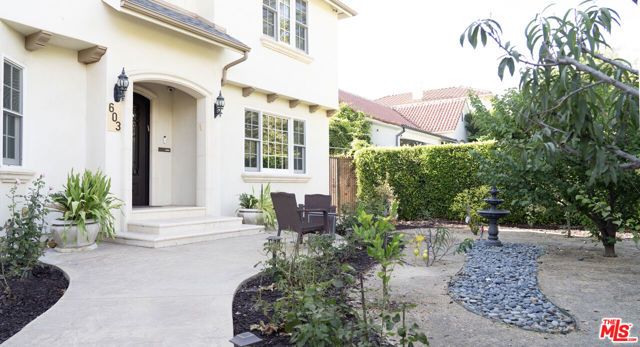 603 N Las Palmas Avenue, Los Angeles, CA 90004