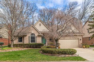 734 Lake Ridge Road, Rochester Hills, MI 48307