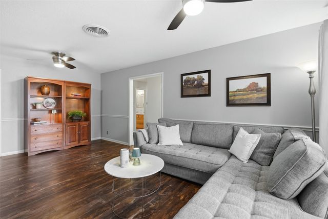 5709 Starlight Drive, Haltom City, TX 76117