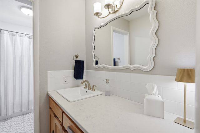 5709 Starlight Drive, Haltom City, TX 76117