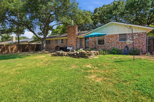 5709 Starlight Drive, Haltom City, TX 76117