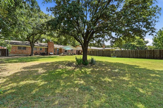 5709 Starlight Drive, Haltom City, TX 76117