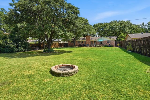 5709 Starlight Drive, Haltom City, TX 76117