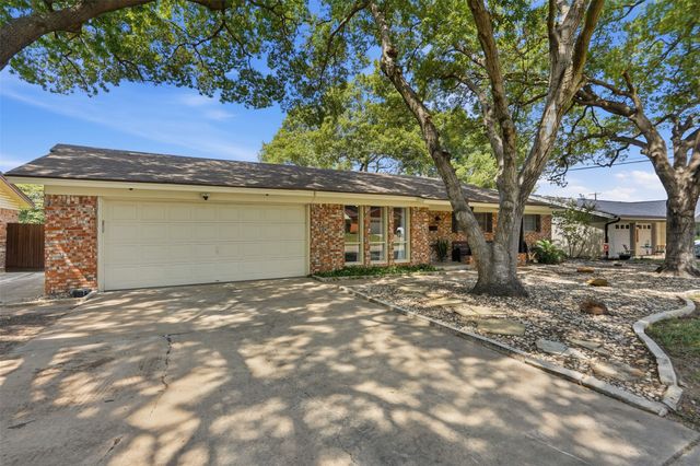 5709 Starlight Drive, Haltom City, TX 76117