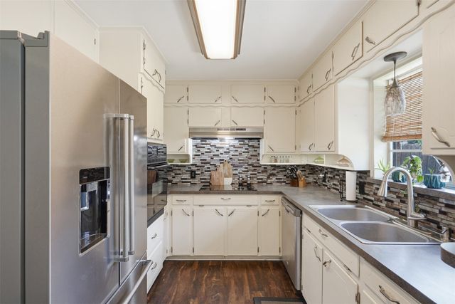 5709 Starlight Drive, Haltom City, TX 76117