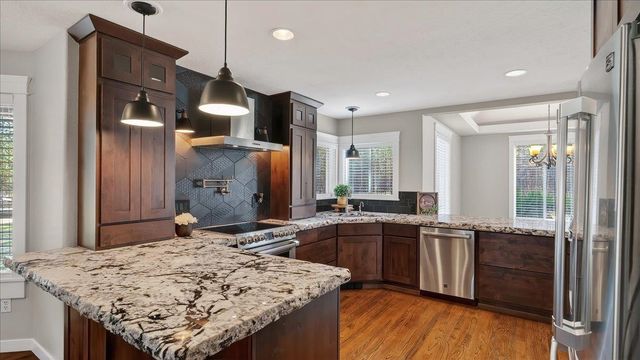 3710 E Jim Hill Rd, Chattaroy, WA 99003