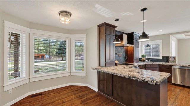 3710 E Jim Hill Rd, Chattaroy, WA 99003