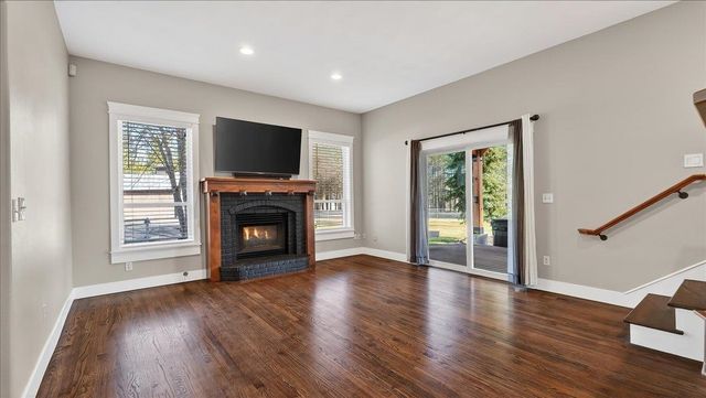 3710 E Jim Hill Rd, Chattaroy, WA 99003