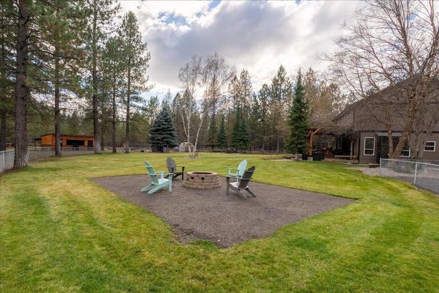 3710 E Jim Hill Rd, Chattaroy, WA 99003