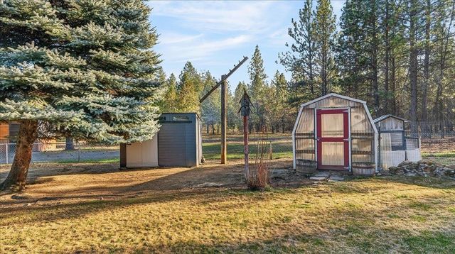 3710 E Jim Hill Rd, Chattaroy, WA 99003