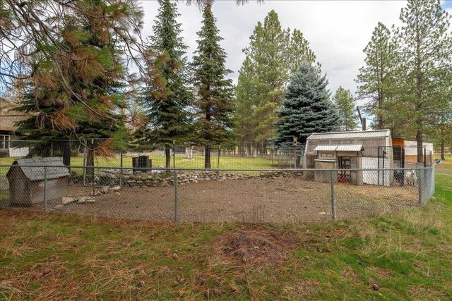 3710 E Jim Hill Rd, Chattaroy, WA 99003