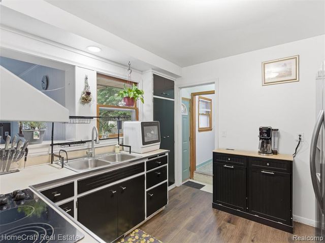 1775 N Gulley Road, Dearborn Heights, MI 48127