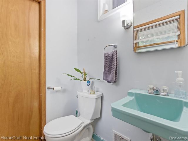 1775 N Gulley Road, Dearborn Heights, MI 48127