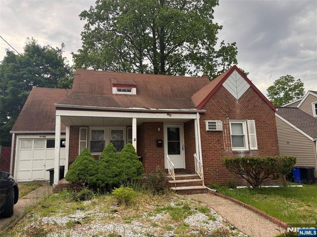1-26 34th Street, Fair Lawn, NJ 07410