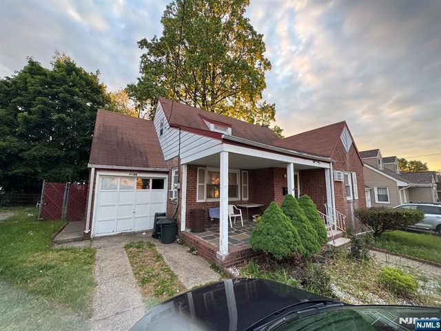1-26 34th Street, Fair Lawn, NJ 07410