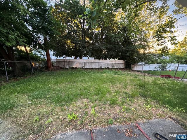 1-26 34th Street, Fair Lawn, NJ 07410