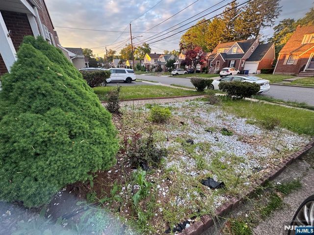 1-26 34th Street, Fair Lawn, NJ 07410