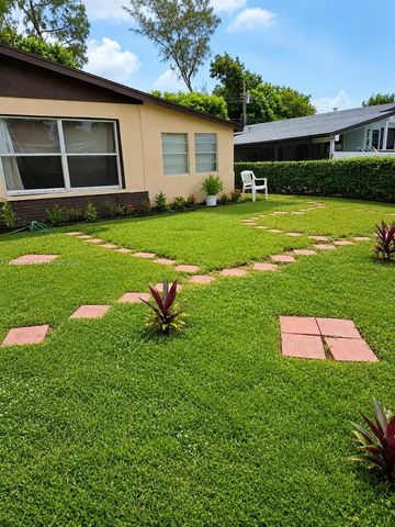 1610 W 11th St, Riviera Beach, FL 33404