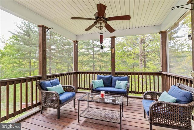 220 DEERHAVEN RD, Front Royal, VA 22630