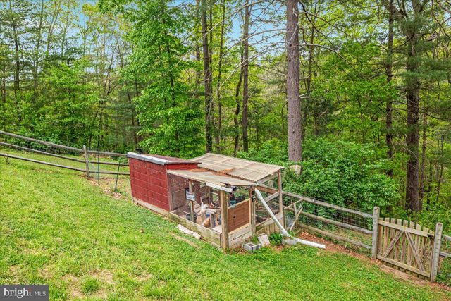 220 DEERHAVEN RD, Front Royal, VA 22630