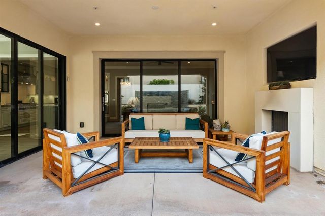 7922 Silvery Moon Ln, Rancho Santa Fe, CA 92067