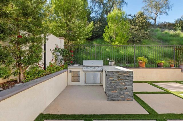 7922 Silvery Moon Ln, Rancho Santa Fe, CA 92067
