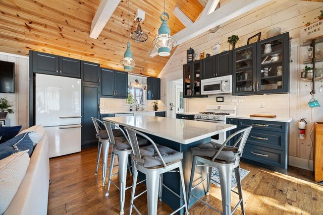 382 E Richardson Springs Road, Edgerton, WI 53534