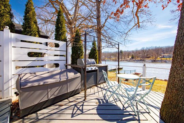 382 E Richardson Springs Road, Edgerton, WI 53534