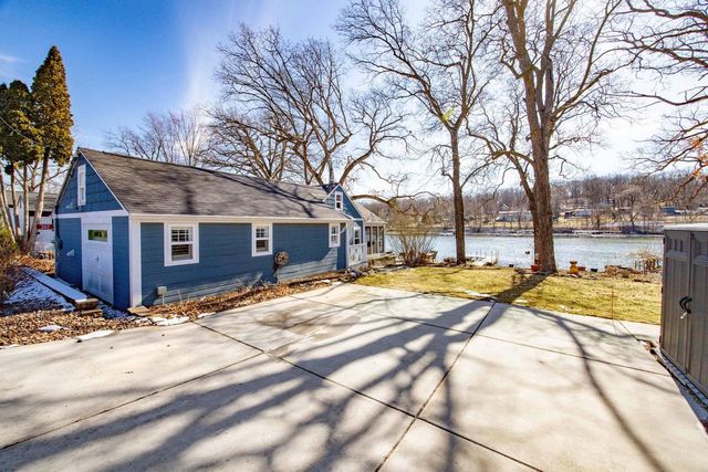 382 E Richardson Springs Road, Edgerton, WI 53534