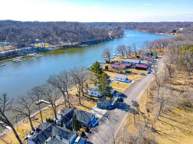 382 E Richardson Springs Road, Edgerton, WI 53534