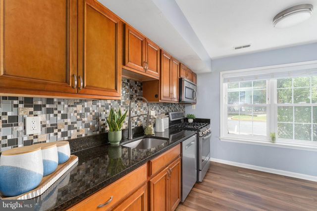 4748 S PARK CT, Woodbridge, VA 22193