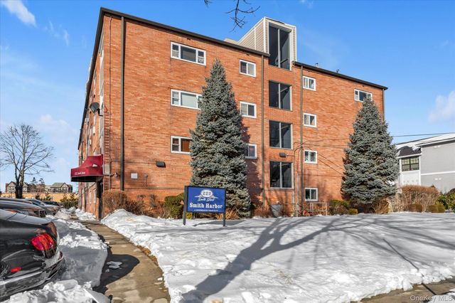 222 Smith Street 4F, Freeport, NY 11520