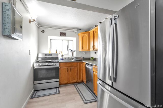 222 Smith Street 4F, Freeport, NY 11520