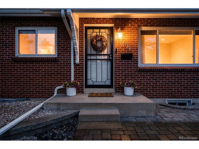 12154 W Maryland Dr, Lakewood, CO 80228
