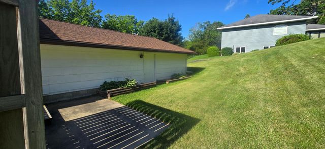 1003 Sunset Road NW, Preston, MN 55965