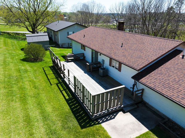 1003 Sunset Road NW, Preston, MN 55965