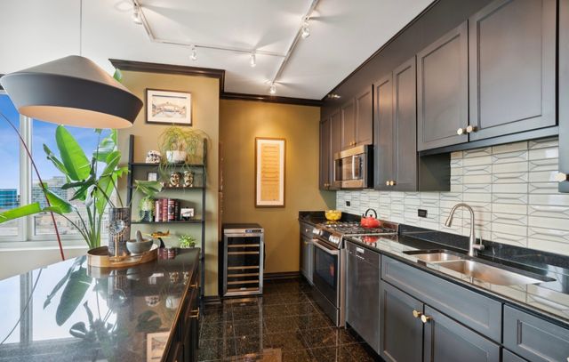 33 W ONTARIO Street 34EN, Chicago, IL 60654