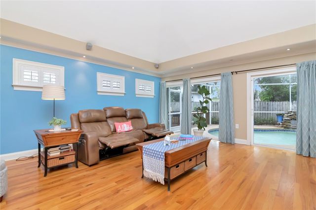 10212 NEWPORT CIRCLE, Tampa, FL 33612